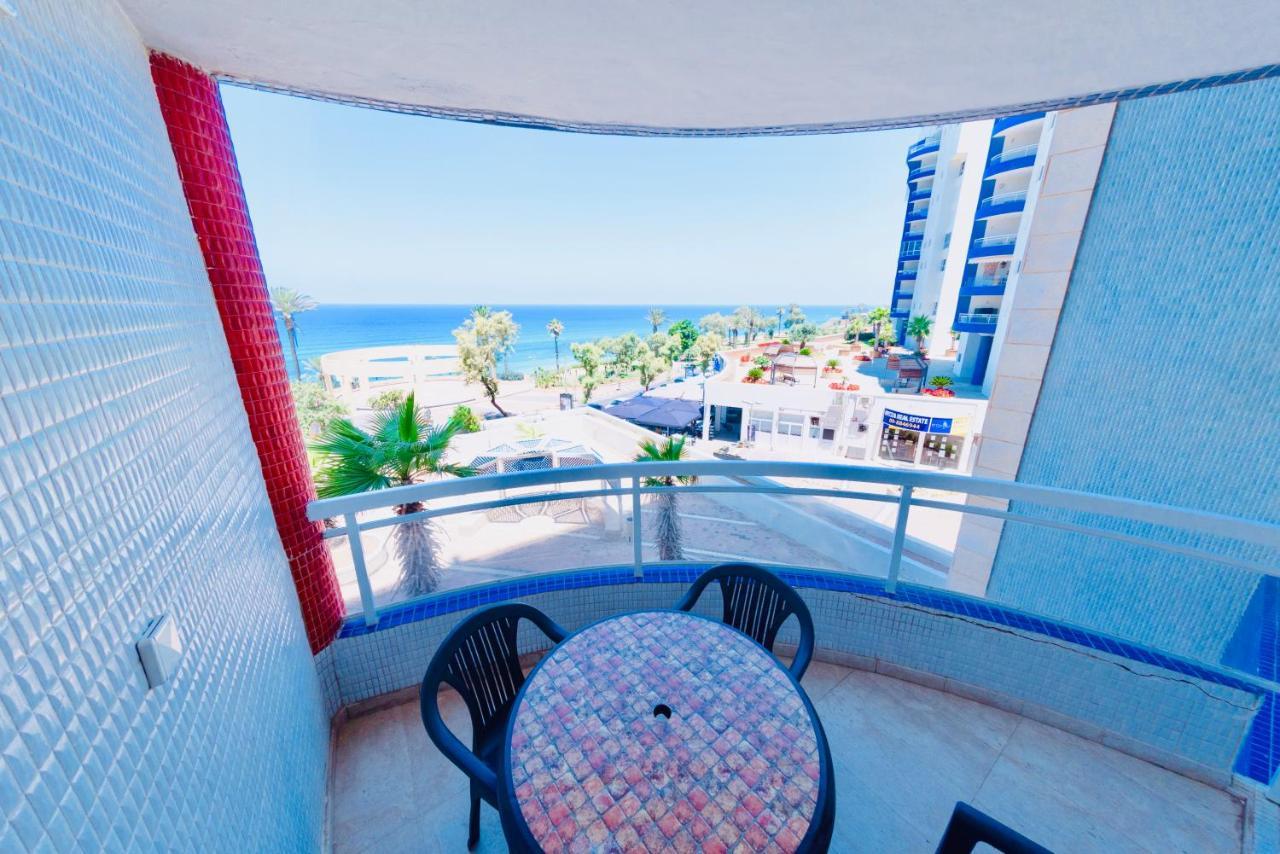 Royal Beach Front Apartments Netanya Esterno foto