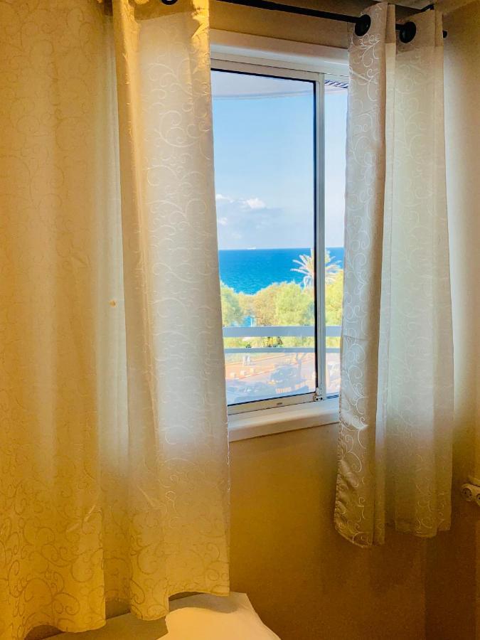 Royal Beach Front Apartments Netanya Esterno foto