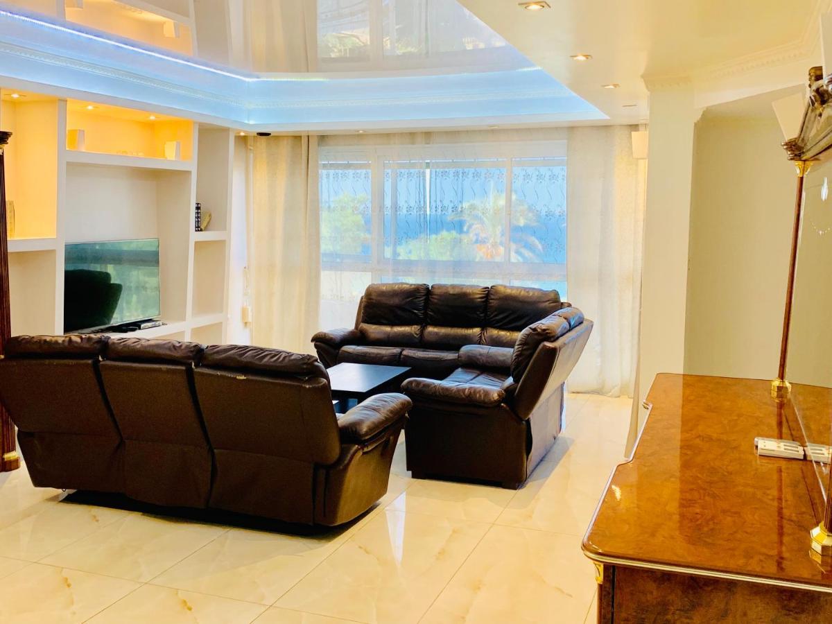 Royal Beach Front Apartments Netanya Esterno foto